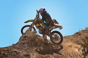 Estaban haciendo enduro en Papagayos: Le robaron las motos, billeteras y celulares