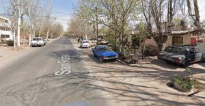 Mendoza: estacionaba su auto en el garaje y le dispararon para robarle