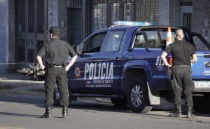 Asesinaron a una mujer embarazada de un tiro en la cabeza y su hija de 9 resultó herida