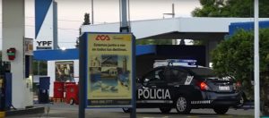 Pactó el pago de un auto en una estación de servicios y le robaron 3 millones de pesos