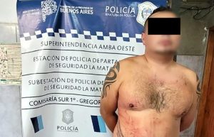 Otra locura en Argentina: mató a cuchillazos al dueño de remisería porque no le mandó un auto