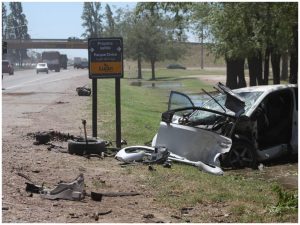 Murió la mujer que chocó en el Acceso Sur