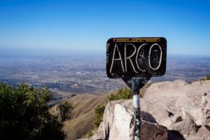 Encapuchados y armados asaltaron a un grupo de mujeres en el Cerro Arco