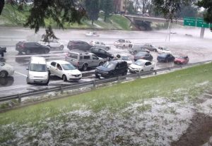 Fotos y videos: la piedra que azotó a Mendoza hizo desastres