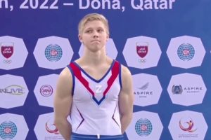 Un atleta ruso subió al podio con un símbolo de la invasión a Ucrania y generó polémica mundial