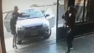 "Te lo mato": La cruda amenaza a un niño de 3 años para robarles el auto