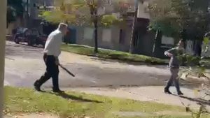 Video: Atacó a su vecino a machetazos por las hojas que caían en la vereda