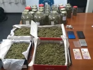 Detuvieron a una pareja mendocina por tener toda esta marihuana