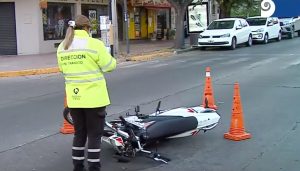 "Me llevó por delante y fue una cosa de locos": el conductor de un auto que chocó con una moto en calle San Martín