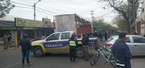 Mendoza: camionero se abrió para pasar a otro auto, atropelló y mató a una señora que cruzaba la calle