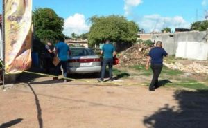 Profundo dolor: una niña se escondió en un auto abandonado y murió deshidratada