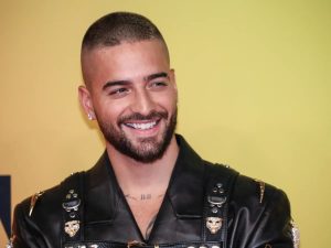 Maluma irreconocible: ¿por qué se puso una peluca para ir a un shopping?