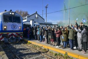 Histórico: después de 30 años, el tren de pasajeros vuelve a unir a Mendoza con Buenos Aires