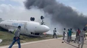 Milagro aéreo: un avión aterrizó, se dio vuelta y todos los pasajeros sobrevivieron