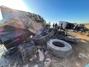 Dos camioneros mendocinos murieron tras un impresionante choque en San Juan