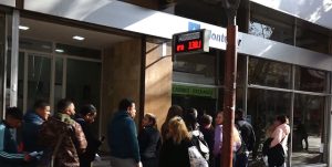 "Para solventar gastos": los mendocinos se volcaron en masa al dólar ahorro