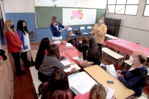 ¿Por qué estudiantes de secundario no tienen clases el lunes?