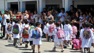 Atención mamás y papás: La DGE informó cuando podés inscribir a los chicos de primaria