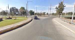 Estaba esperando el micro este lunes muy temprano en un barrio capitalino y le robaron todo