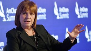 Patricia Bullrich a Cristina Kirchner: "Yo puedo no tomar, pero usted no puede dejar de ser corrupta"