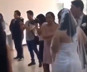 Como en las novelas: "No te casés, te amo", una mujer irrumpió en el casamiento de su ex a los gritos