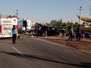 Terrible accidente en Maipú dejó dos heridos