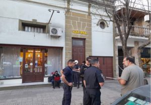 Un hombre intentó matar a su ex y asesinó a su hijo de 3 años