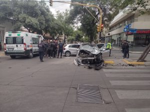 Mendoza: Brutal choque entre un auto chileno y otro mendocino