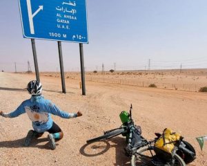 Son un 10: tres argentinos fueron al Mundial de Qatar en bicicleta