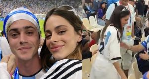 Tini apoya a la Selección desde la cancha y los memes inundaron las redes