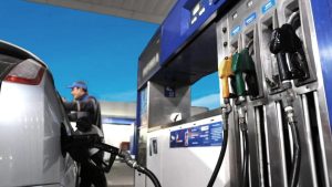 Los combustibles tendrán un tope de aumento del 4% mensual