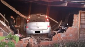 Video: un conductor ebrio se incrustó en una casa y mató a dos nenes de 7 y 13