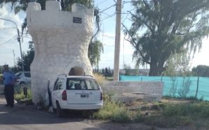 Un hombre de 64 años falleció tras chocar en su auto contra los Torreones de Tunuyán