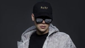 "Pero si es un re pibito": revelaron el rostro de Bizarrap sin lentes ni gorra