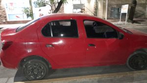 Circulaban en un auto rojo con una 22 debajo el asiento por Guaymallén