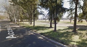 Una pareja de ladrones le robó todo a otra que tomaba algo en un parque de Guaymallén