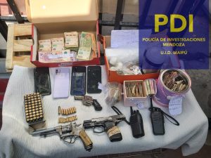 En una casa de Godoy Cruz secuestraron droga, dinero y armas