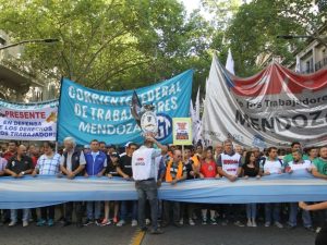 Acto de la CGT: ¿Qué opina el sector gremial mendocino sobre la reducción de la jornada laboral?