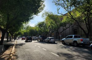 Mendoza: ¿qué es este calor inusual que se siente en pleno centro?