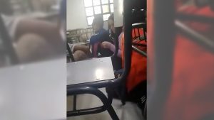 Video: hubo un tiroteo en la puerta de una escuela cuando los alumnos estaban por salir