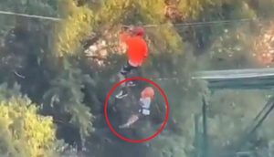 Video: un nene de 6 años cayó desde 12 metros de altura al cortarse la soga de una tirolesa