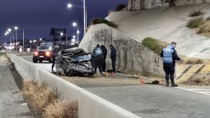 Tragedia en Mendoza: un joven de 23 años murió tras chocar contra un paredón en el Acceso Este