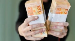 Argentina devaluó y subió la tasa del plazo fijo a 118%: ¿cuánto te pagaría si depositás $40.000 en un mes?