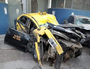 Sábado trágico en Mendoza: Un taxista falleció tras sufrir un choque