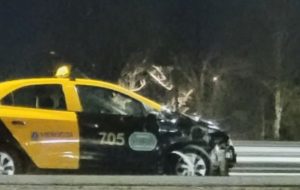 Murió un hombre al intentar cruzar el Acceso Sur a pie