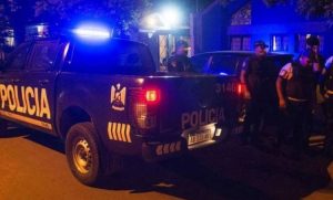 Violento asalto a dos jubilados que detuvieron el auto por un desperfecto mecánico en Mendoza