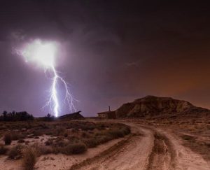 Mendoza: se encontraban trabajando y les cayó un rayo