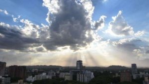 Así estará el tiempo este domingo: Ingresa un frente frío después de días con viento Zonda