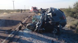 Accidente fatal en Mendoza: un hombre falleció tras chocar de frente contra un camión