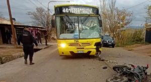 Mendoza: motociclistas murieron tras chocar contra un colectivo